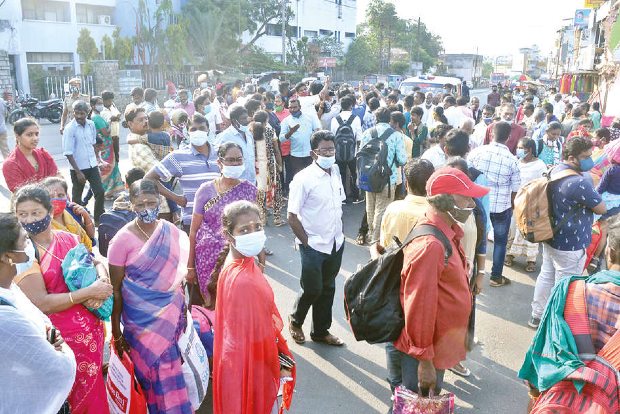Passengers protest over lack of bus to Valparai on polling day
