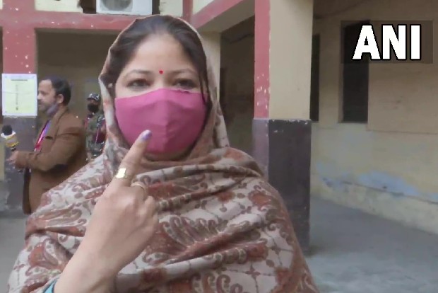 Battle for UP: Polling begins for third phase