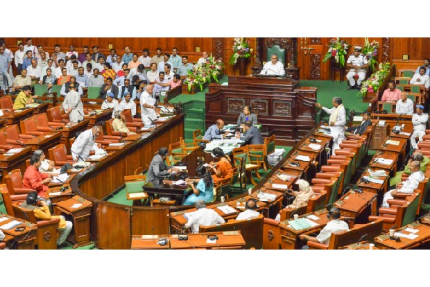 Congress continues protest in Karnataka assembly, Speaker objects to slogans against RSS