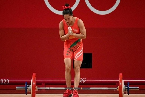 Mirabai Chanu qualifies for CWG 2022 after winning gold in Singapore