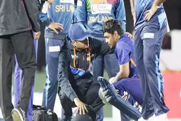 Ishan Kishan hospitalised after being hit on head in 2nd T20I against SL