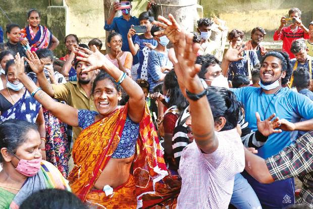 59 families of pavement dwellers allotted houses in KP Park