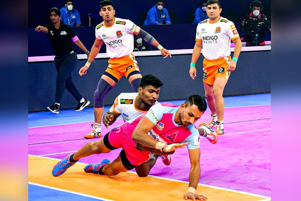 PKL 8: Arjun Deshwals  Super 10 helps Jaipur beat Puneri Paltan 31-26