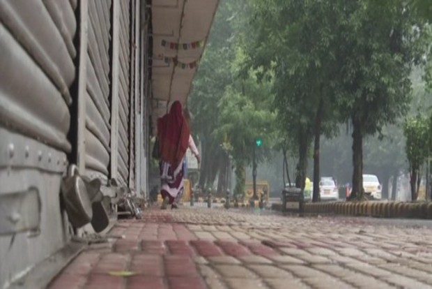 Markets shut, roads empty on first day of weekend curfew in Delhi