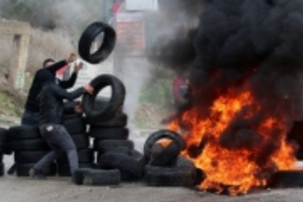 Dozens of Palestinians injured in West Bank clashes