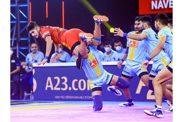 PKL 8: Naveen Kumar shines as Dabang Delhi overcome Yoddhas challenge