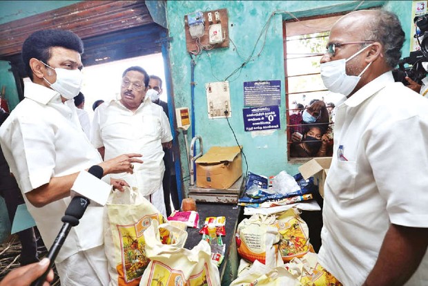 Pongal gift: Stalin conducts surprise checks on ration shops