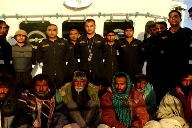 Pak boat Yaseen with 10 crew in Indian waters apprehended off Gujarat coast