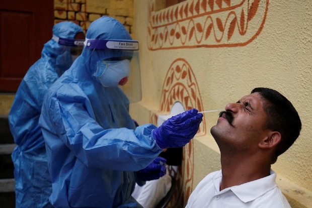 Omicrons explosive spread potential makes threat level very high globally, says Insacog