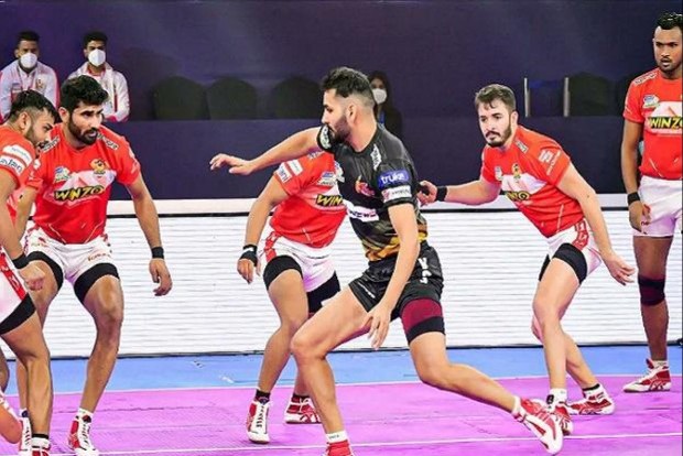 PKL 8: Gujarat Giants outmuscle Telugu Titans in 18-point win
