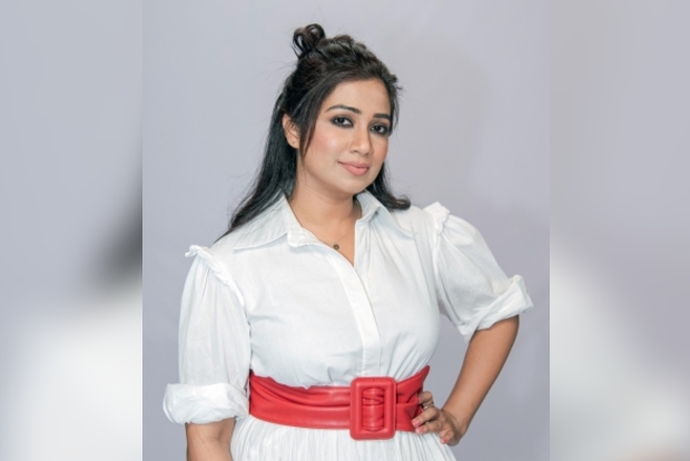 Shreya Ghoshal comes up with her first single of 2022 titled Uff