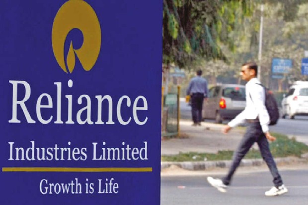 RIL to invest Rs 5.95 lakh cr in Gujarat, mainly in clean energy