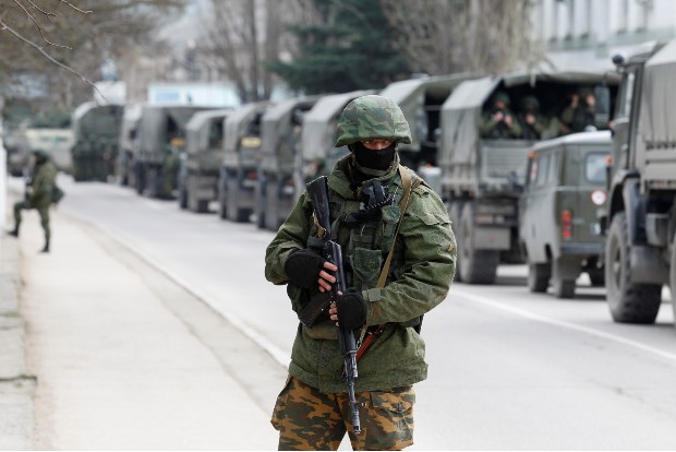 Russian troops to stay near Ukrainian border amid NATO pressure
