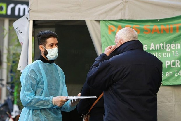 French National Assembly adopts vaccine pass law