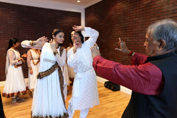 Kamal Haasan pens emotional tribute to Kathak legend Birju Maharaj Kamal Haasan pens emotional tribute to Kathak legend Birju Maharaj