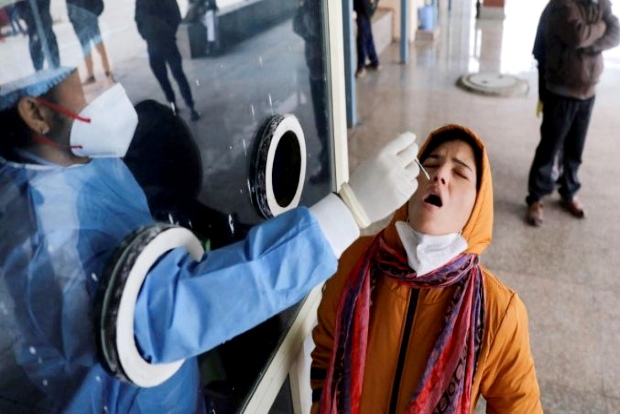 Delhi reports significant drop of 31pc in daily Covid cases