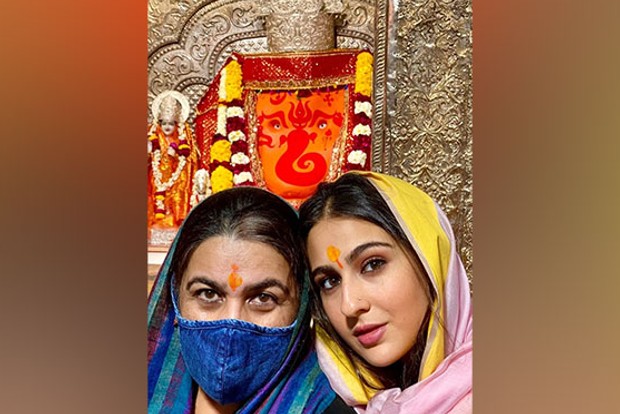 Sara Ali Khan, Amrita Singh seek blessings at Khajrana Ganesh temple in Indore