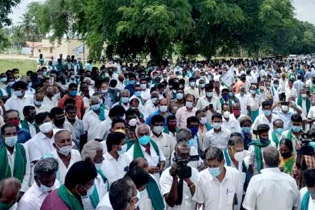 TN farmers take out anti-Mekedatu rally, slam Karnataka Cong for padayatra
