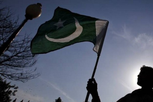 Pakistans income-expense gap widens to Rs 1.8 trillion causing budget deficit