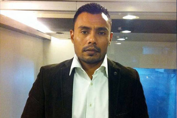 We saw that the Indian dressing room was divided into two groups: Kaneria