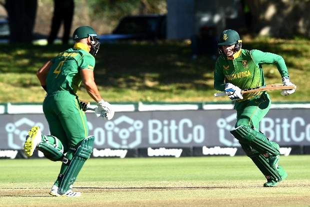 2nd ODI: SA beat IND by 7 wickets