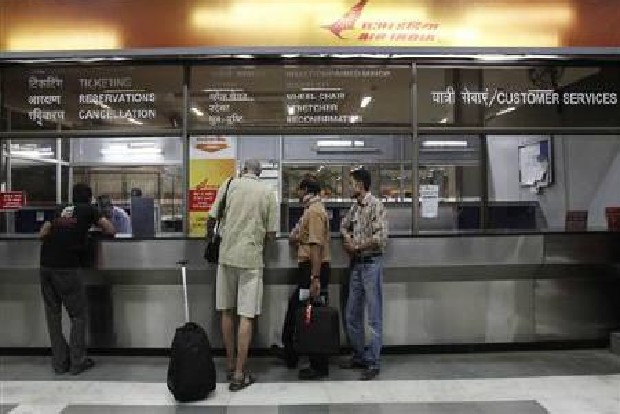 Domestic air travellers should carry only one handbag: CISF