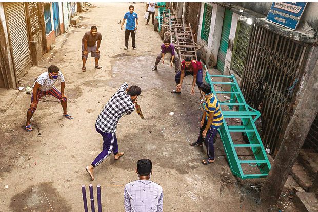 Sunday lockdown spurs a comeback for gully cricket