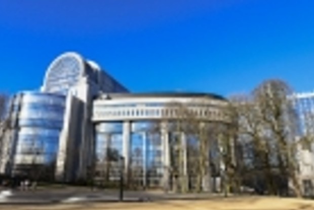 European Parliament approves proposal to ban targeted ads