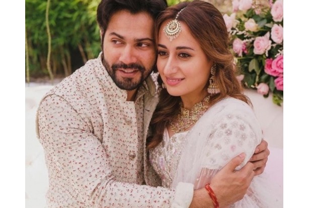 Varun treats fans with unseen wedding pics on 1st anniversary with Natasha
