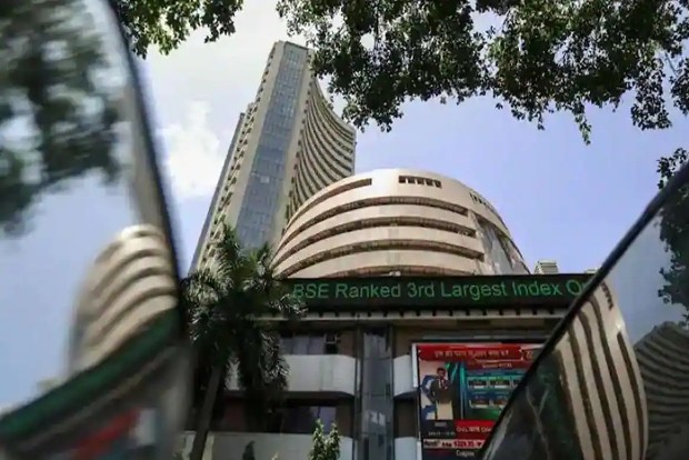 Indian equities decline widens, Sensex plunges over 1,400 points
