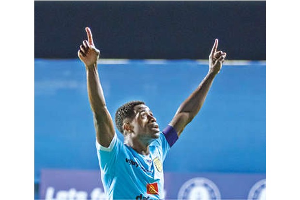 Ogbeche scores hat-trick as Hyderabad beats East Bengal