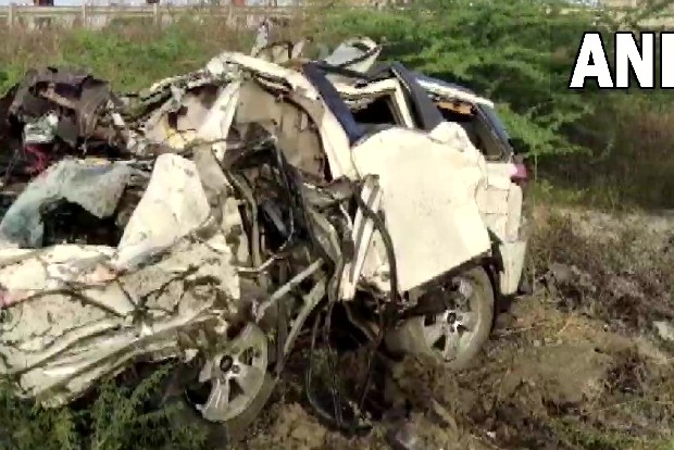 Maha BJP MLAs son among 7 medical students killed as car plunges into river