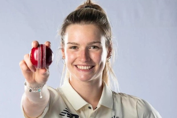 Uncapped Lauren Bell added to England squad for Ashes Test