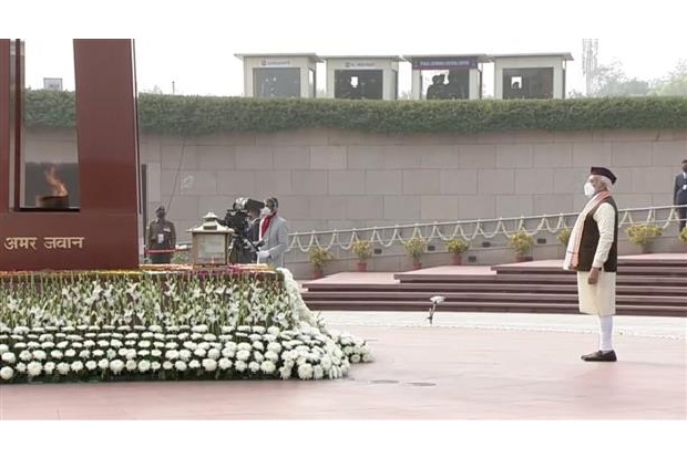 PM Modi pays homage at war memorial