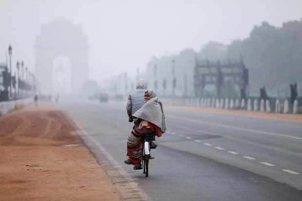 Delhi sees 3rd straight cold day, maximum temperature 6 notches below normal
