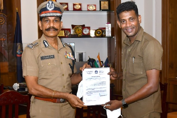 DGP Sylendra Babu honours auto Annadurai for his customer relation