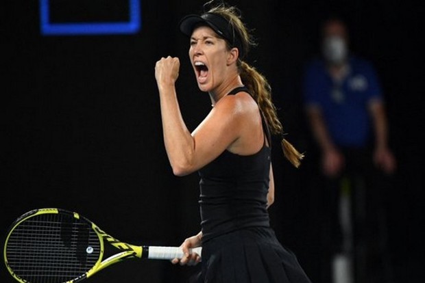 Australia Open: Danielle Collins storms into final after defeating Iga Swiatek