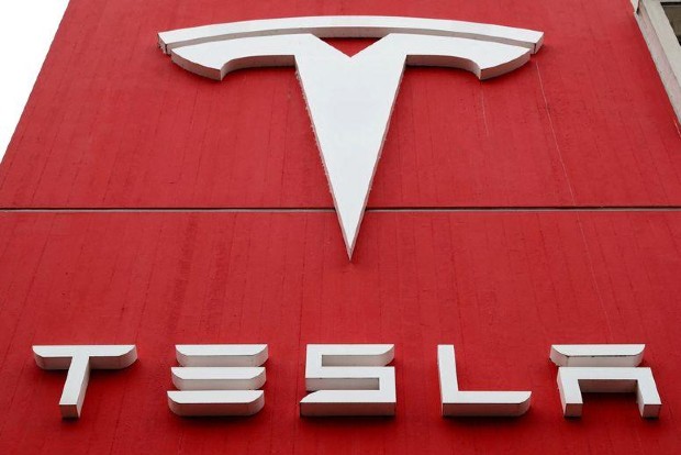 Tesla quietly unveils fleet of new electric trucks: Report