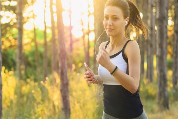 Study finds physical activity monitors help boost activity levels in adults