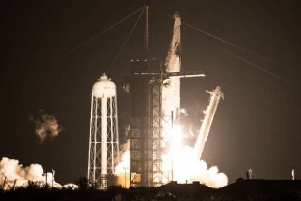 How Musks SpaceX rocket will deliver a crater on Moon on March 4