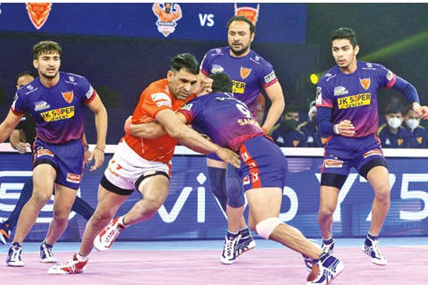 Pro Kabaddi League: Delhi thrashes Gujarat