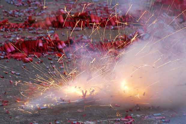 Cracker unit mishap: 2 die, owner held