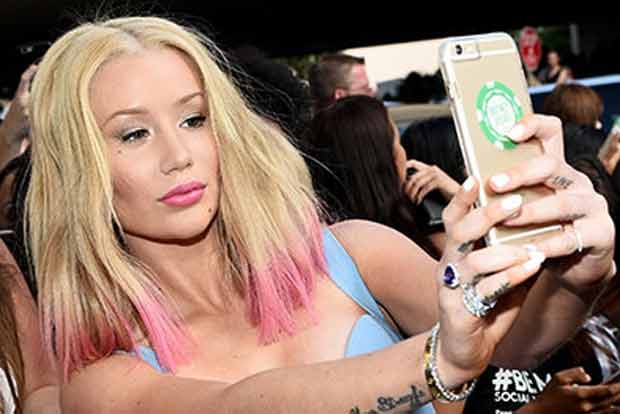 How to take the perfect selfie