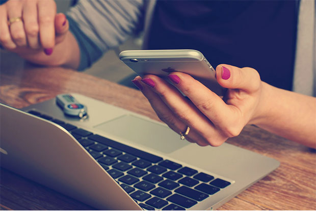 Most Facebook posts inspired by envy: Study
