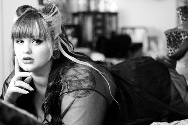 Do plus-sized models in ads prompting obesity?