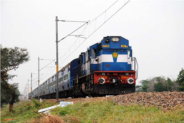 7.5 lakh people travelled ticketless, with unbooked luggage