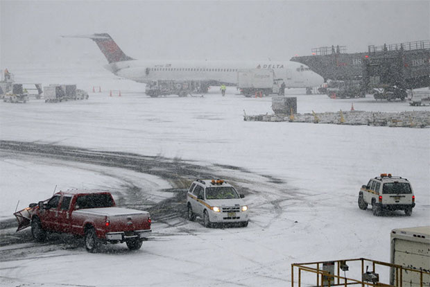 Hundreds of flights grounded as snow blankets Istanbul