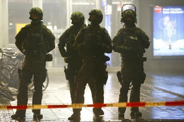 Munich on high alert after IS suicide attack threat
