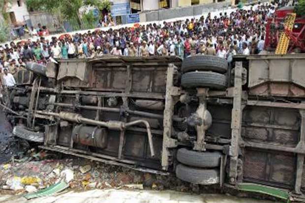 36 pilgrims injured, 6 seriously, as bus overturns
