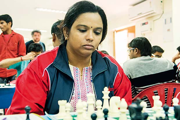 Vijayalakshmi, Deepan  follow the leaders